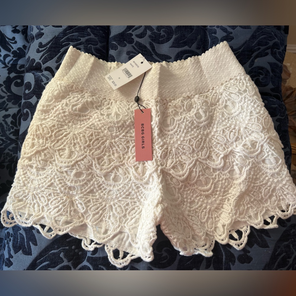 BCBG Girls lace short NWT